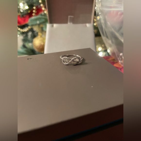 Infinity pave style ring - Picture 2 of 2